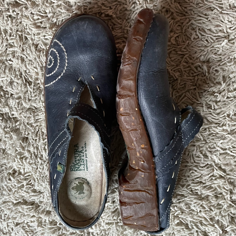 El Naturalista Slip On Clogs - Picture 4 of 6